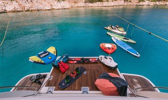 Maybe Not yacht charter lifestyle