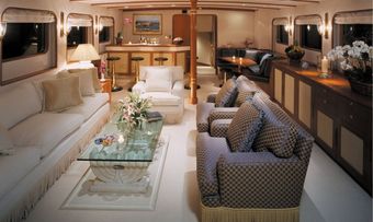 Wilamina yacht charter lifestyle