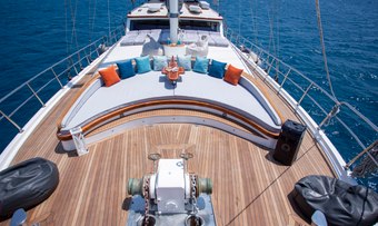 Diva Deniz yacht charter lifestyle