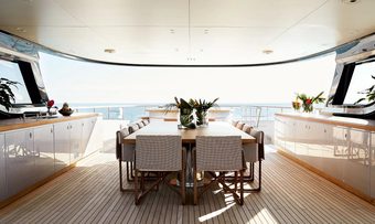 SeaGreen yacht charter lifestyle