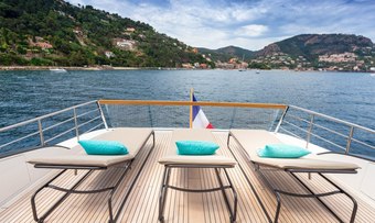 Regine Of Cannes yacht charter lifestyle
