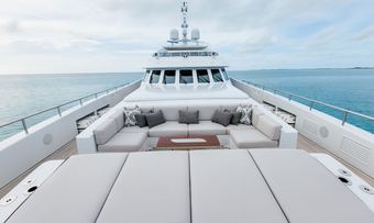 Knight yacht charter lifestyle