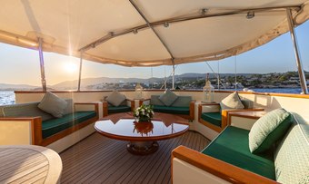 Norfolk Star yacht charter lifestyle