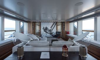 Drifter W yacht charter lifestyle