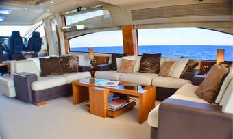 Lissi yacht charter lifestyle