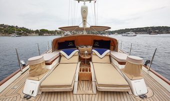 Irelanda yacht charter lifestyle