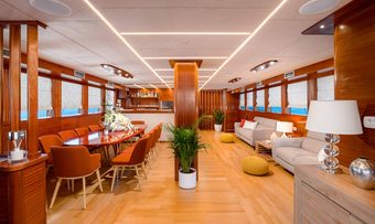 Son De Mar yacht charter lifestyle