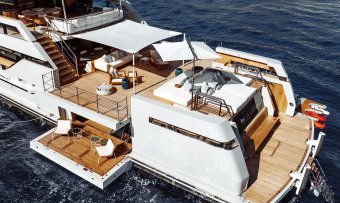 La La Land yacht charter lifestyle