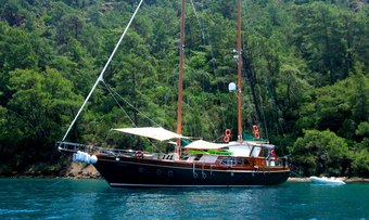 Freya yacht charter lifestyle