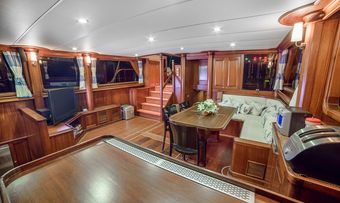 Dea Delmare yacht charter lifestyle