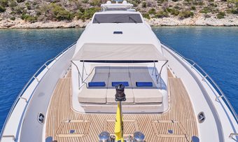 Hakuna Matata yacht charter lifestyle