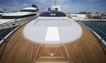 Five Stars yacht charter lifestyle