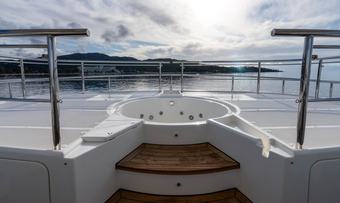 Paradise yacht charter lifestyle