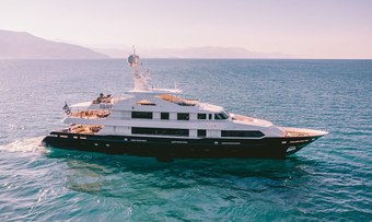 Xana yacht charter Codecasa Motor Yacht