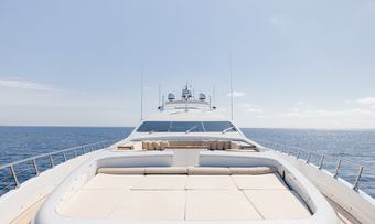 Royale X yacht charter lifestyle