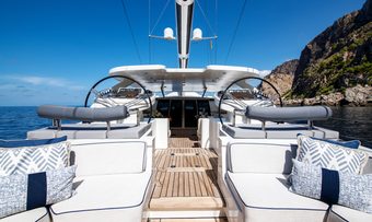 Lady M yacht charter lifestyle