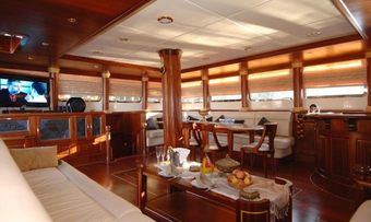 Goleta I yacht charter lifestyle