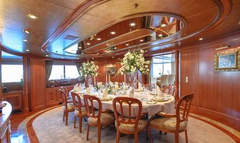 Te Manu yacht charter lifestyle