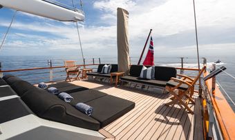 Southern Cloud yacht charter lifestyle