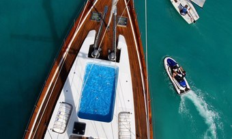 Unplugged yacht charter lifestyle
