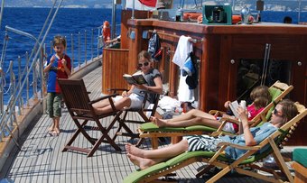 Kairos II yacht charter lifestyle