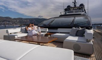 Tasty Waves yacht charter lifestyle