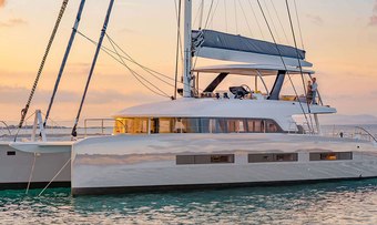 Reva Nui yacht charter Lagoon Motor/Sailer Yacht