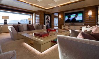 Mar yacht charter lifestyle