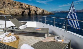 Anasa yacht charter lifestyle