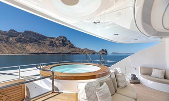 HH Noverra yacht charter lifestyle