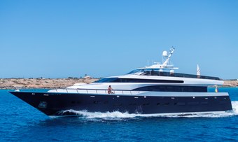 Foners yacht charter Izar Motor Yacht