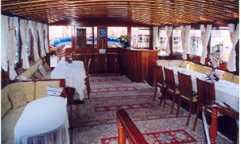 Bahriyeli C yacht charter lifestyle
