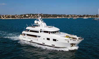 Tommy Belle yacht charter Lubeck Yachts Motor Yacht
