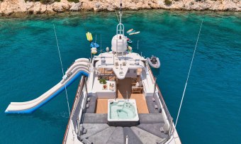 Bella Stella yacht charter lifestyle