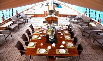Mutiara Laut yacht charter lifestyle