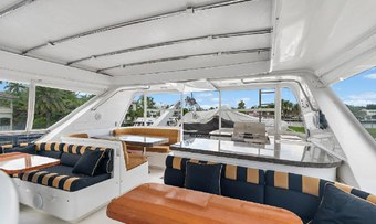 Seas To See yacht charter lifestyle