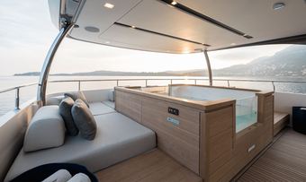 Les Bruxellois yacht charter lifestyle