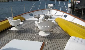 Glacier Bear yacht charter lifestyle