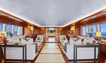 Maraya yacht charter lifestyle
