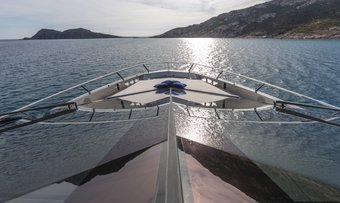 Kiki V yacht charter lifestyle