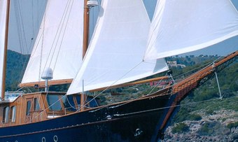 Liana H yacht charter lifestyle