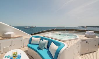 Bang! yacht charter lifestyle