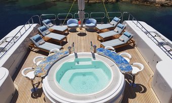 Capri I yacht charter lifestyle