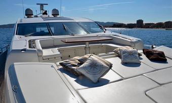 Lissi yacht charter lifestyle