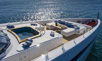 K2 yacht charter lifestyle
