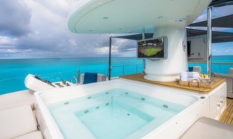 Halcyon yacht charter lifestyle