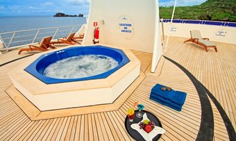 Ocean Spray yacht charter lifestyle