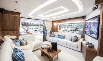 Glasax yacht charter lifestyle