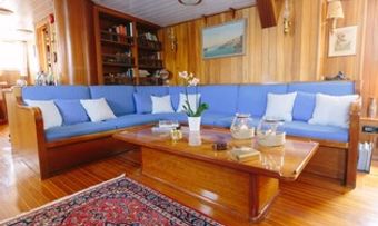 Sir Winston Churchill yacht charter lifestyle