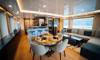 Heeus yacht charter lifestyle